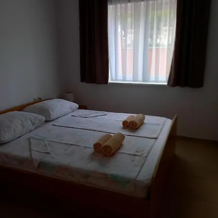 Apartman Iva *