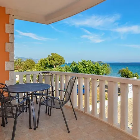Apartman Iva *
