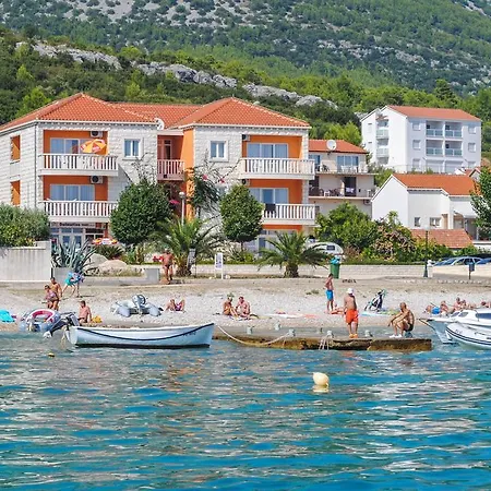 Iva Апартаменты *